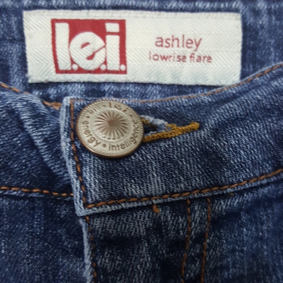 I.e.i. Ashley low rise cut off distressed..SZ 5R - Picture 3 of 7